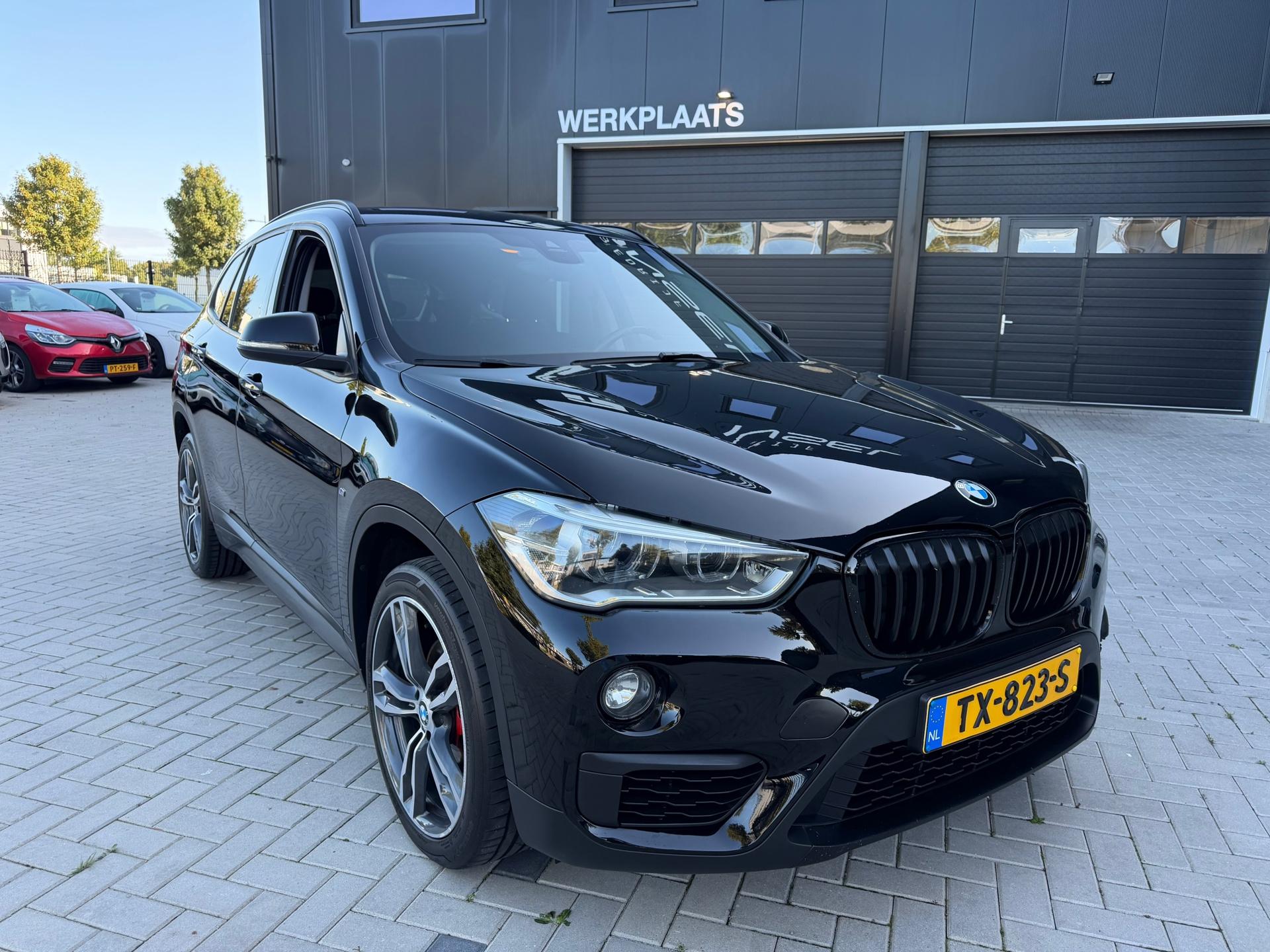 BMW X1 SDrive18i Executive / Automaat / Navigatie / Cruise / 19" Inch LMV — foto 4