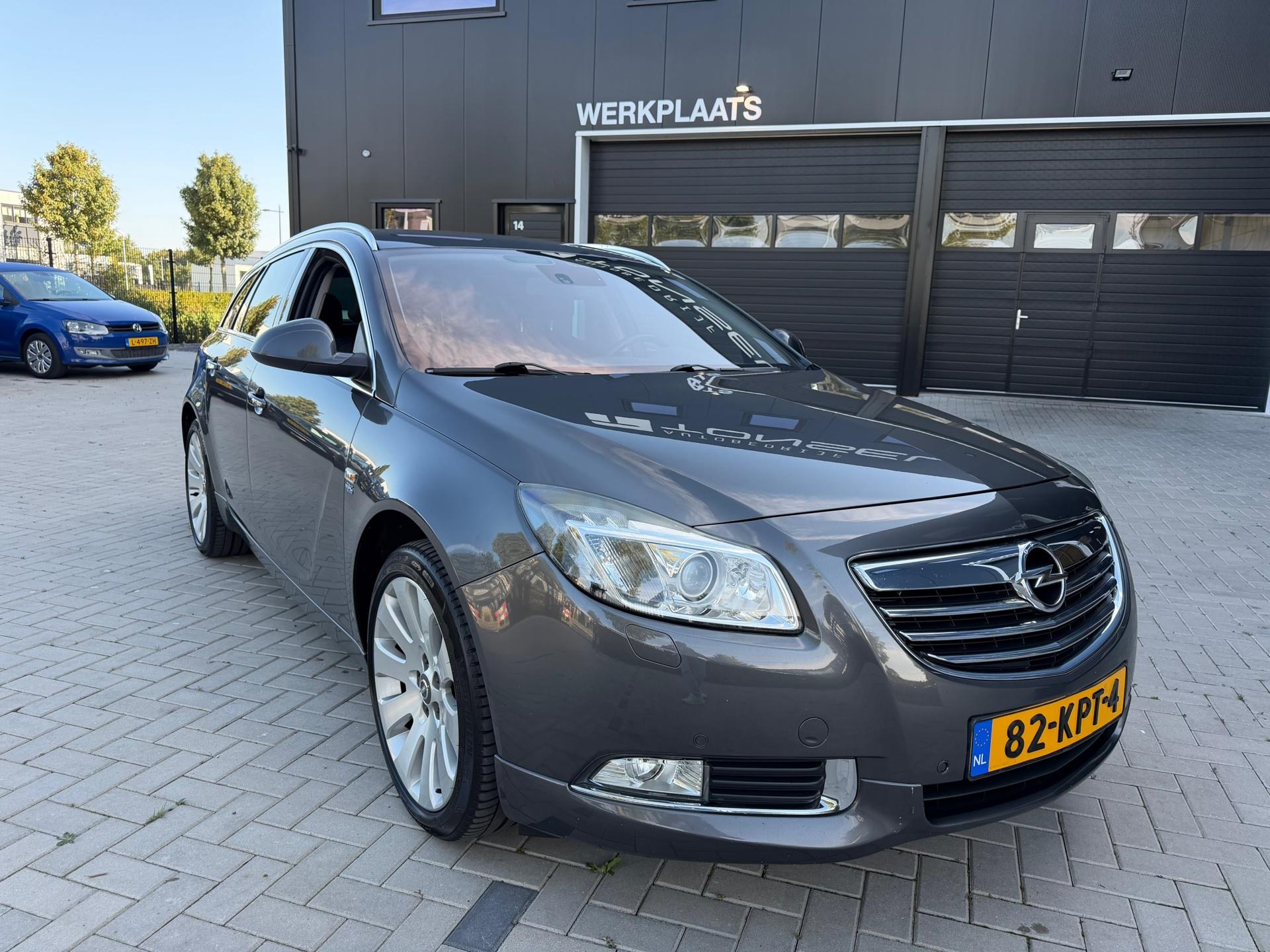 Opel Insignia Sports Tourer 2.8 V6 T Cosmo 4x4 260PK / Trekhaak / Leder / Navigatie / 19" Inch LMV — foto 4