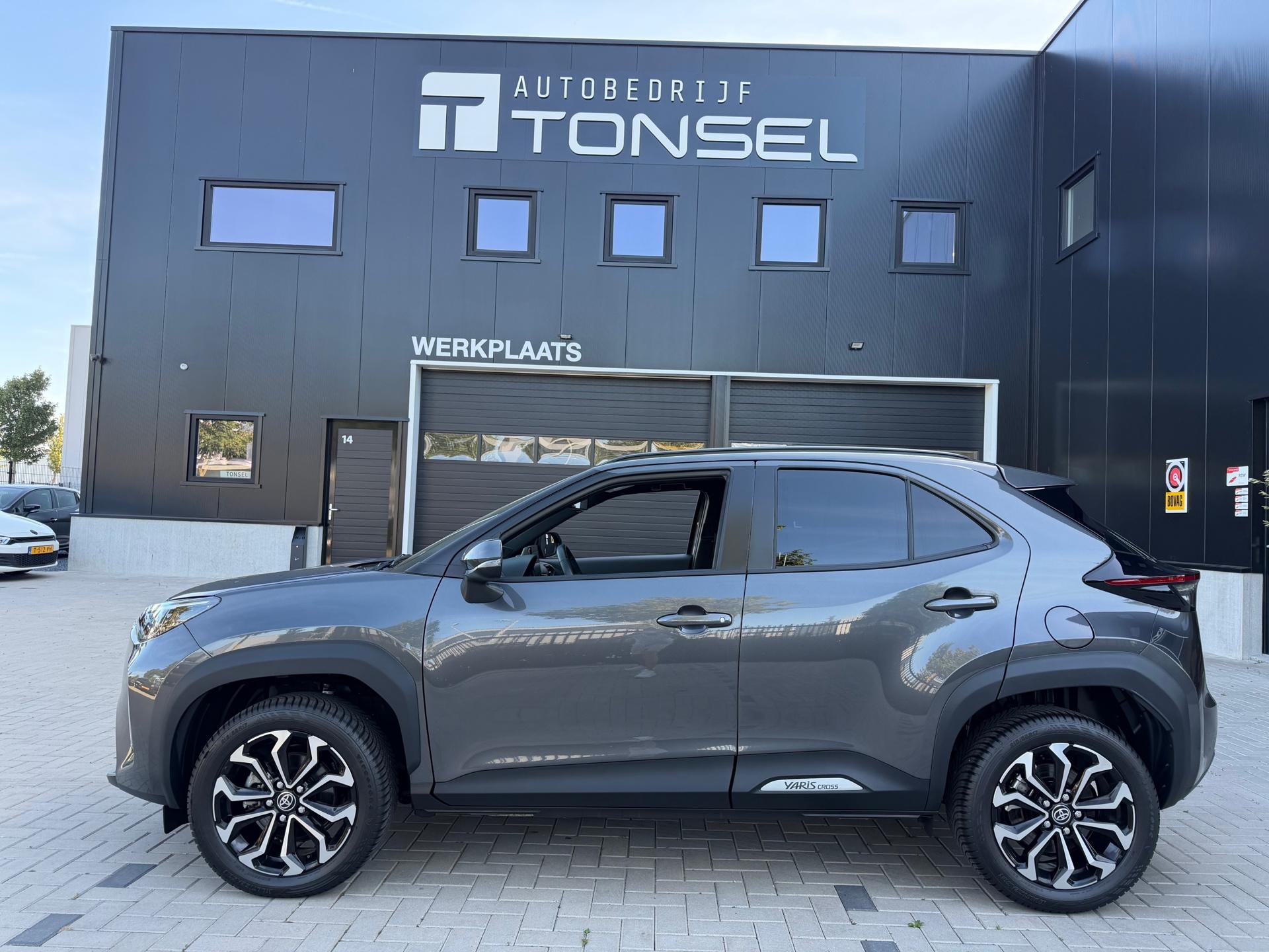 Toyota Yaris Cross 1.5 Hybrid 115 Dynamic / Camera / Stoel&Stuurverwarming / Carplay / 17" Inch LMV — foto 2