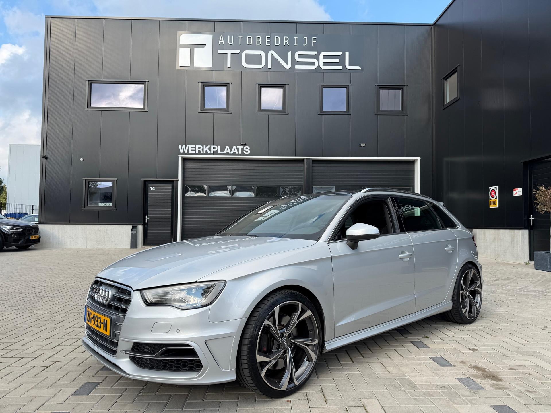 Audi A3 Sportback 2.0 TFSI S3 Quattro 300PK / Panorama / Eventuri / 19" Inch LMV