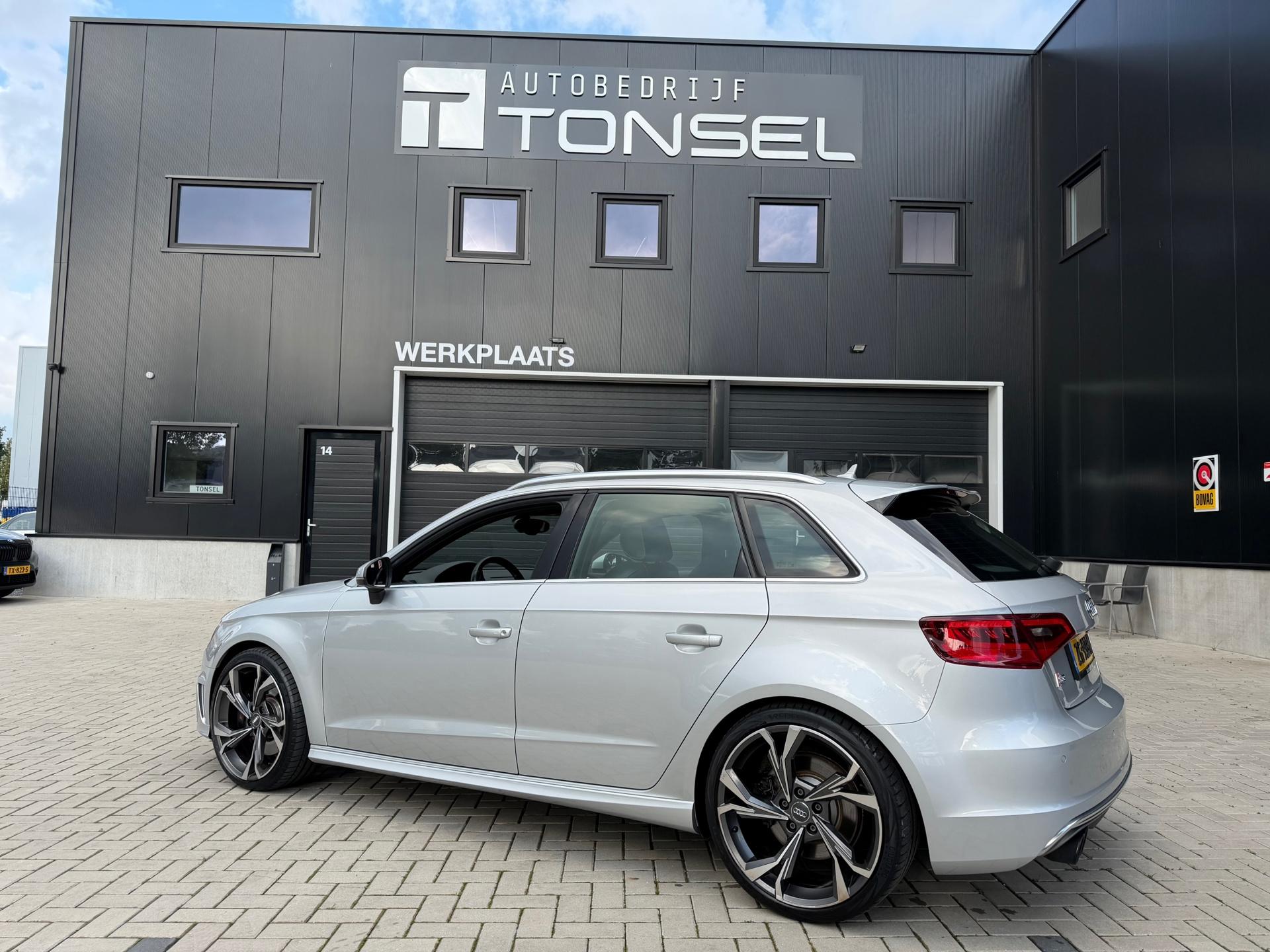 Audi A3 Sportback 2.0 TFSI S3 Quattro 300PK / Panorama / Eventuri / 19" Inch LMV — foto 3