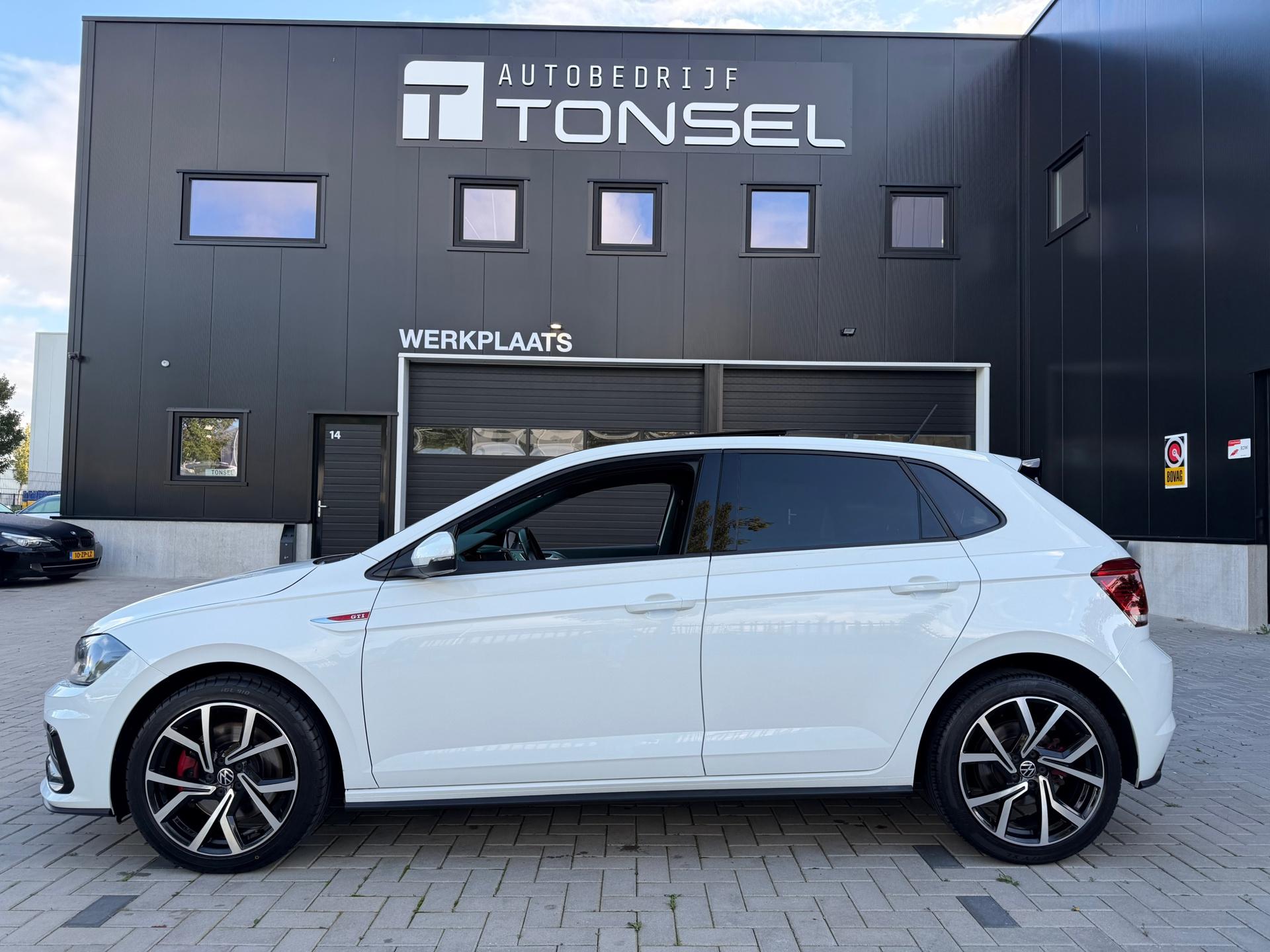 Volkswagen Polo 2.0 TSI GTI DSG / Panorama / Beats / Virtual / Camera / 17" Inch LMV — foto 2