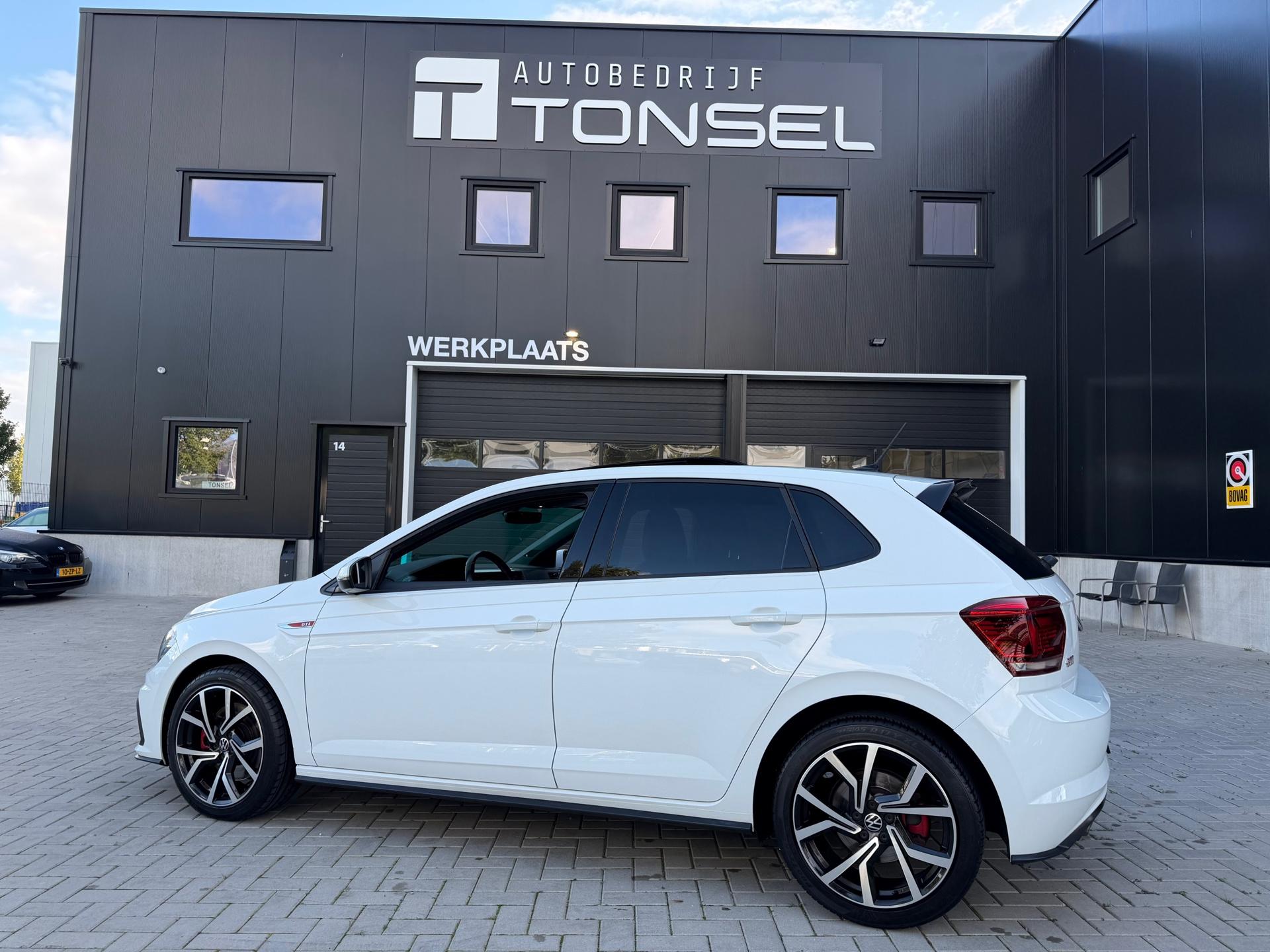 Volkswagen Polo 2.0 TSI GTI DSG / Panorama / Beats / Virtual / Camera / 17" Inch LMV — foto 3