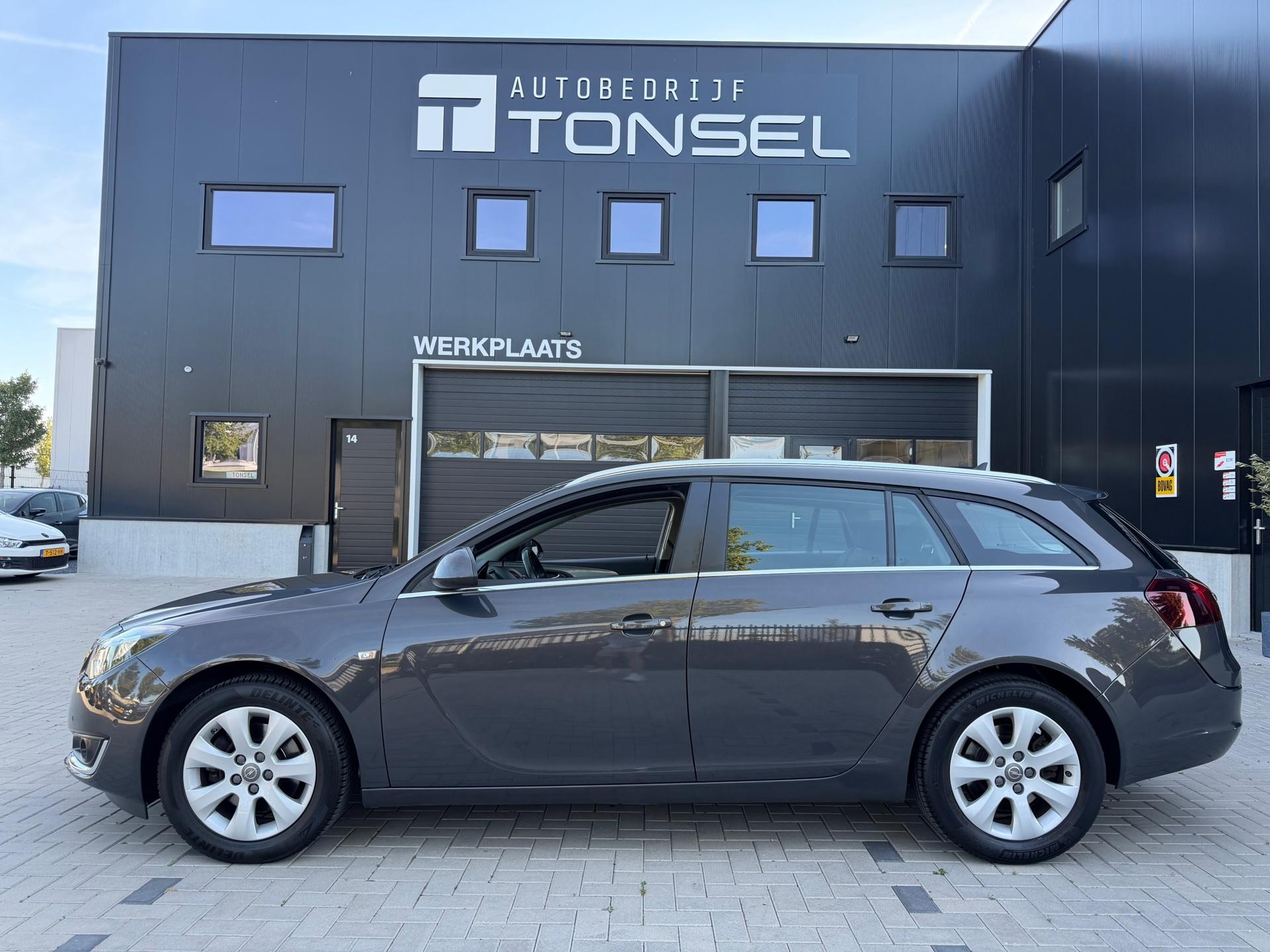 Opel Insignia Sports Tourer 1.6 T Edition / Trekhaak / Camera / Cruise / Climate / 17" Inch LMV — foto 2
