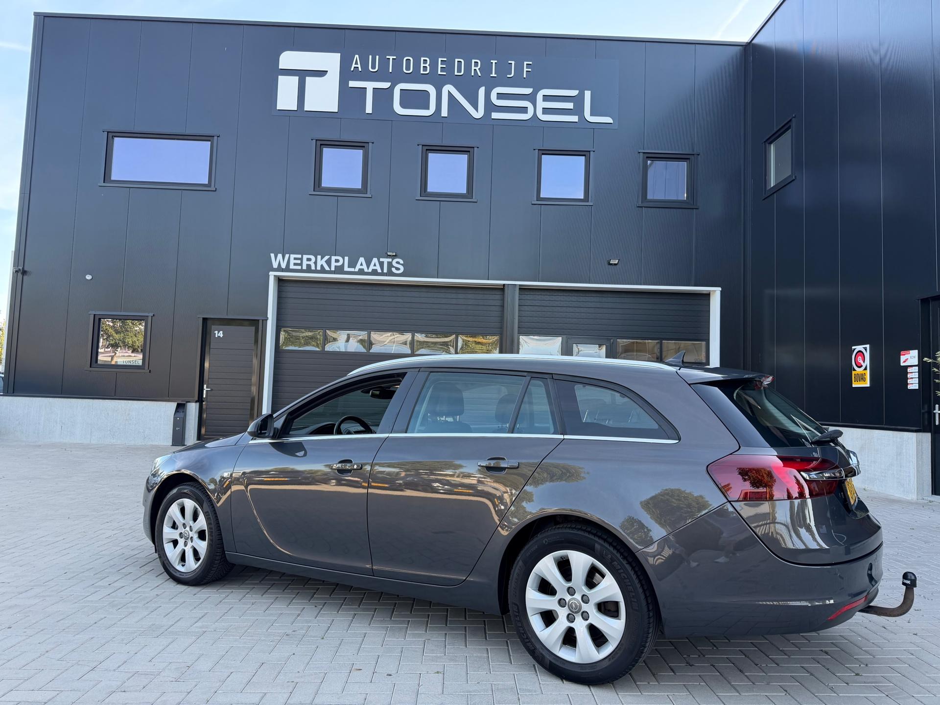 Opel Insignia Sports Tourer 1.6 T Edition / Trekhaak / Camera / Cruise / Climate / 17" Inch LMV — foto 3