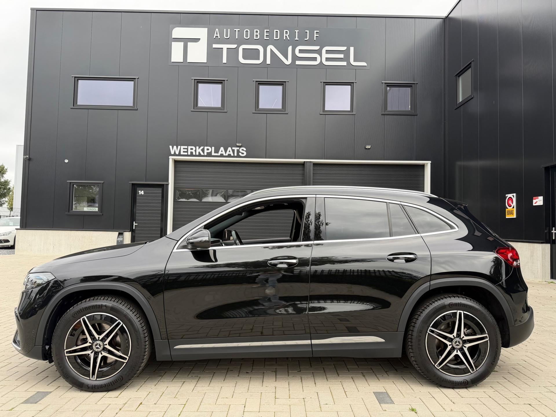Mercedes-Benz EQA 250 AMG Line 67 kWh / Burmester / Ambient Light / Wide-Screen / Premium Pack — foto 2