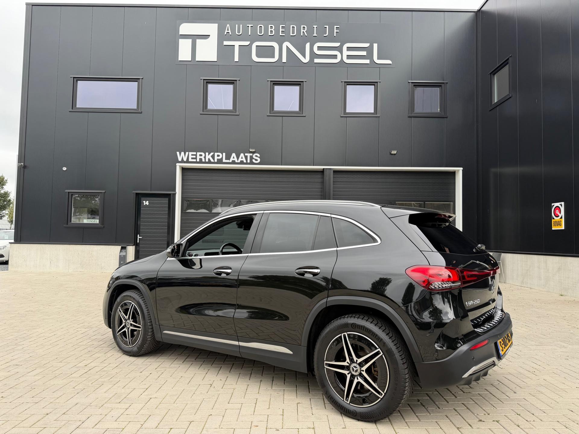 Mercedes-Benz EQA 250 AMG Line 67 kWh / Burmester / Ambient Light / Wide-Screen / Premium Pack — foto 3