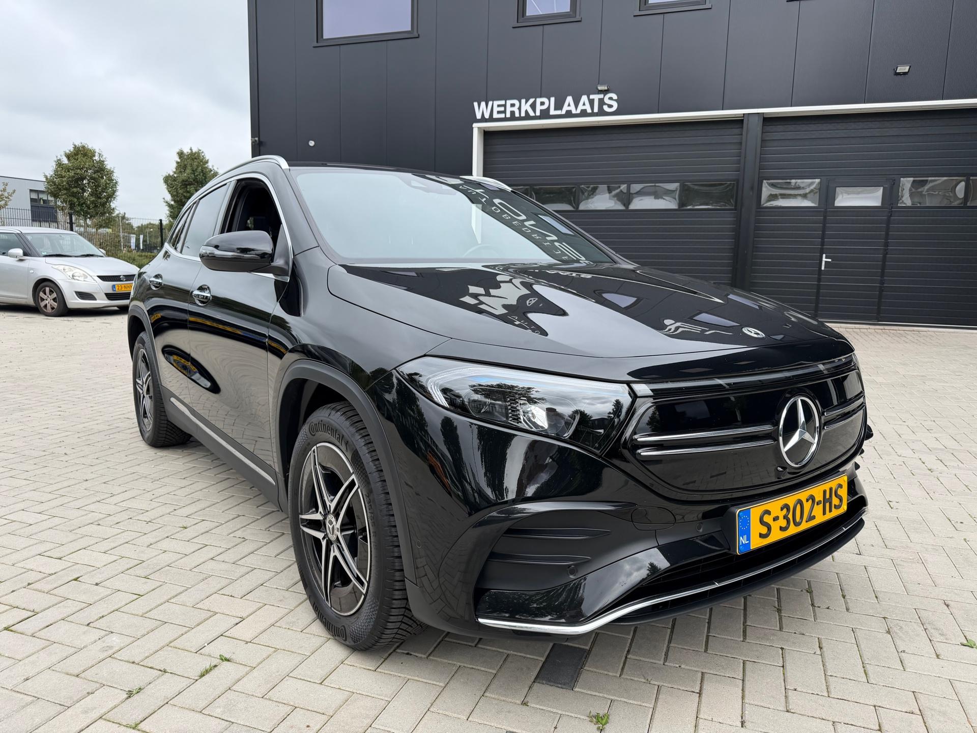 Mercedes-Benz EQA 250 AMG Line 67 kWh / Burmester / Ambient Light / Wide-Screen / Premium Pack — foto 4
