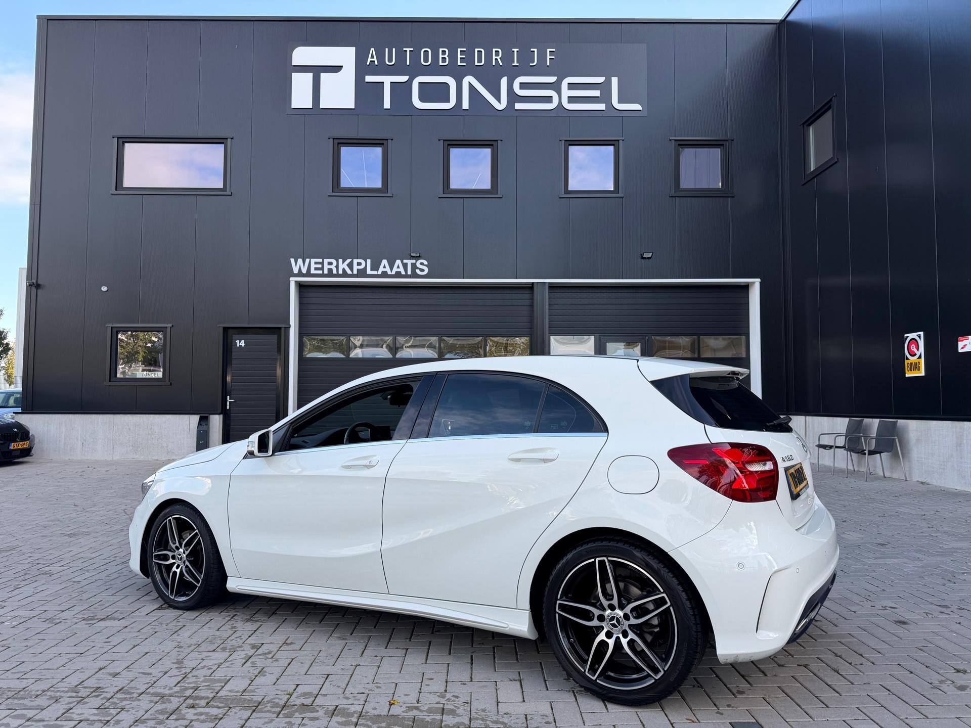 Mercedes-Benz A-klasse 160 AMG Line / Alcantara / Camera / LED / Navigatie — foto 3