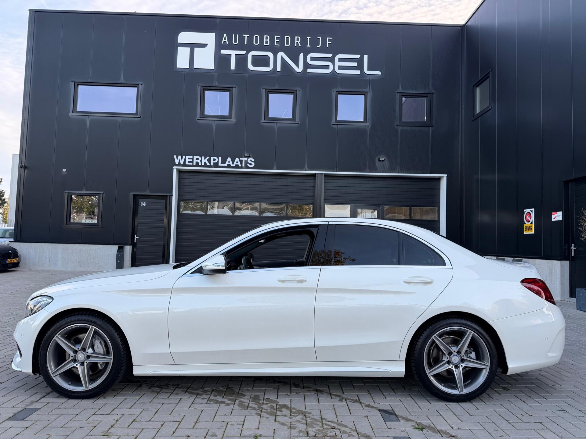 Mercedes-Benz C-klasse 180 AMG / Trekhaak / Automaat / Camera / Leder / Navigatie — foto 2