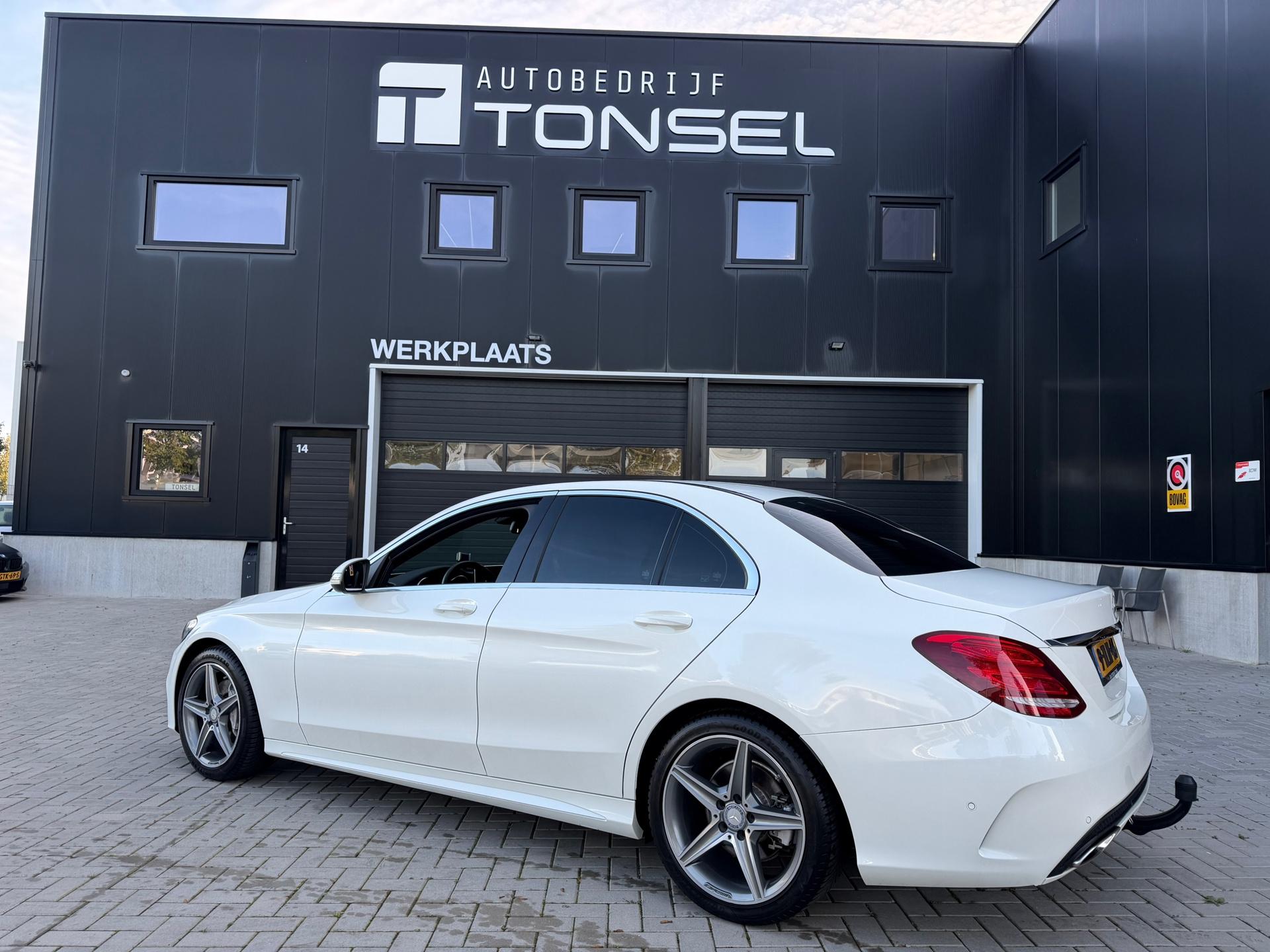 Mercedes-Benz C-klasse 180 AMG / Trekhaak / Automaat / Camera / Leder / Navigatie — foto 3