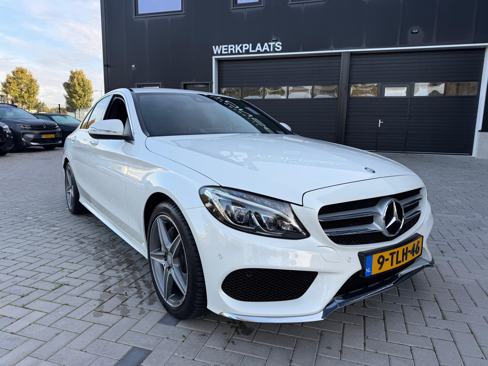 Mercedes-Benz C-klasse 180 AMG / Trekhaak / Automaat / Camera / Leder / Navigatie — foto 4