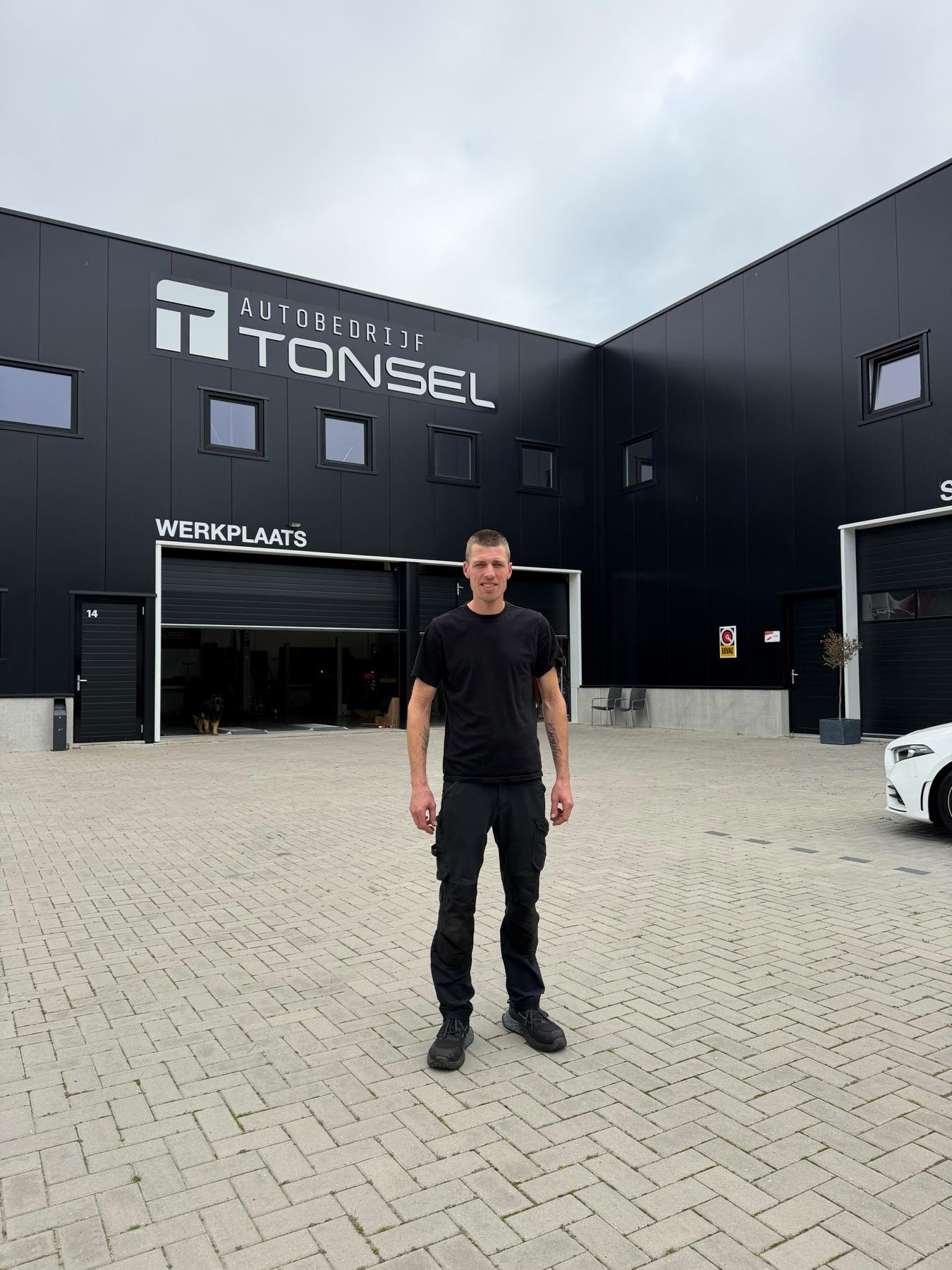 Bryan van Autobedrijf Tonsel
